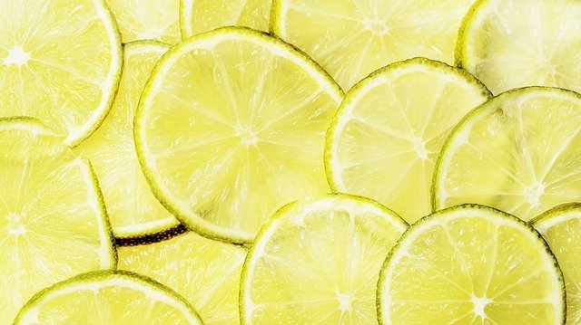 Vitamin C vsebujejo predvsem citrusi